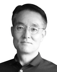 신주백 역사학자·전 한국독립운동사연구소장