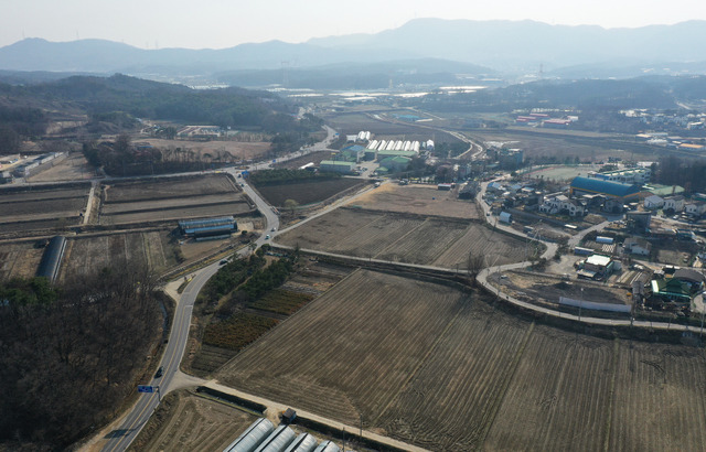 [용인=뉴시스]김종택 기자 = 반도체 클러스터가 들어설 경기도 용인시 처인구 원삼면 일대 모습. 2021.03.23. jtk@newsis.com