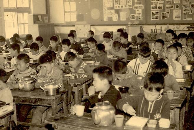 1960년대 양산 물금 초등학교 교실 [경남 양산교육지원청 제공. 재판매 및 DB 금지]