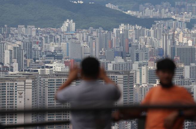 서울 남산에서 바라본 시내의 모습 [연합]