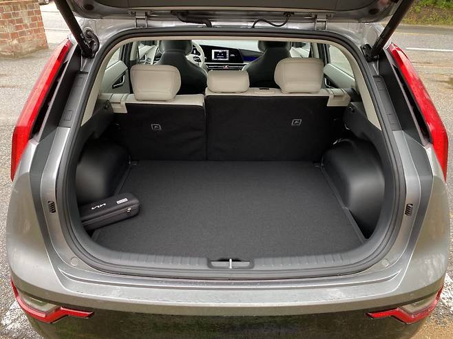 니로 EV 트렁크 공간. 정치연 기자