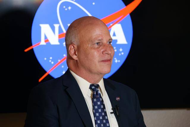 존 구이디 나사(NASA) 우주탐사시스템부 부국장이 3일(현지시간) 공동취재단과 다누리 발사 관련 인터뷰를 하고 있다. 과학기술정보통신부 제공