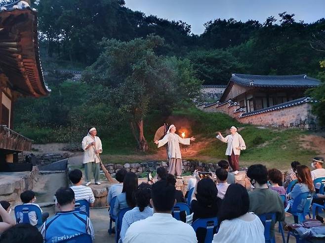 안동 임청각서 열린 연극 공연 [안동시 제공.재판매 및 DB금지]