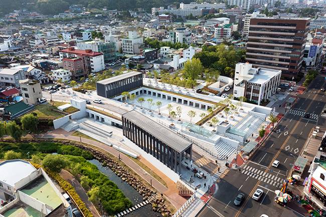 순천부 읍성 남문터 광장. / 사진 제공 = 박영채 작가