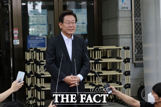 이 의원의 배우자 김혜경 씨의 '법인카드 유용 의혹' 수사 참고인 수사를 받다가 숨진 김모 씨와 관련한 보도가 이어지고 있다. 이 의원의 해명도 조금씩 달라지고 있다는 지적이 나온다. /국회사진취재단