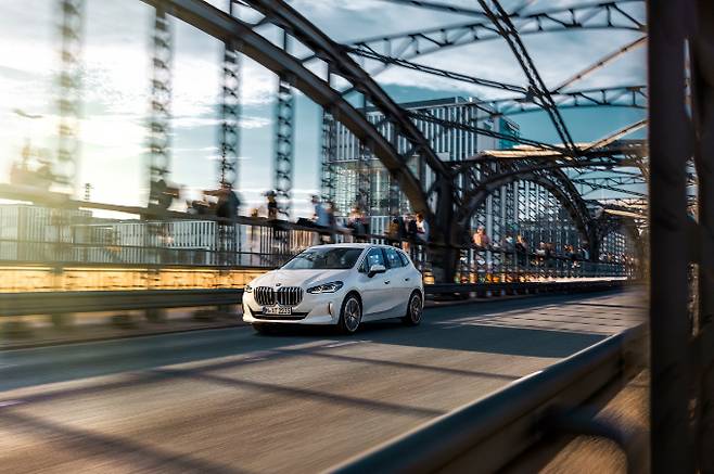 BMW 코리아가 프리미엄 크로스오버 모델 '뉴 2시리즈 액티브 투어러' 2종을 국내에 선보인다. /사진=BMW 코리아