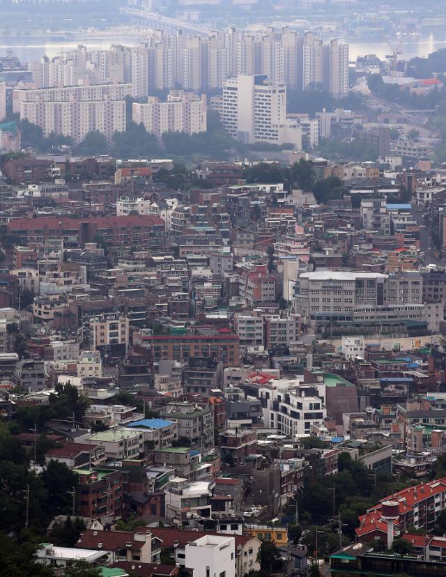 지난달 4일 서울 남산에서 바라본 빌라촌의 모습. 뉴스1