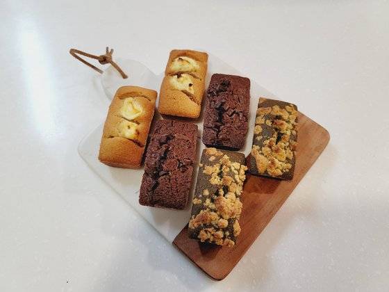 쌀가루로 만든 구운 과자인 라이스 휘낭시에. 밀가루 베이킹과 비교해도 맛과 모양이 크게 다르지 않다.