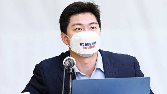 김용태 국민의힘 최고위원이 5월 14일 오전 경기도 수원 장안구 국민의힘 경기도당에서 열린 최고위원회의에서 모두발언을 하고 있다.. [국회사진기자단]
