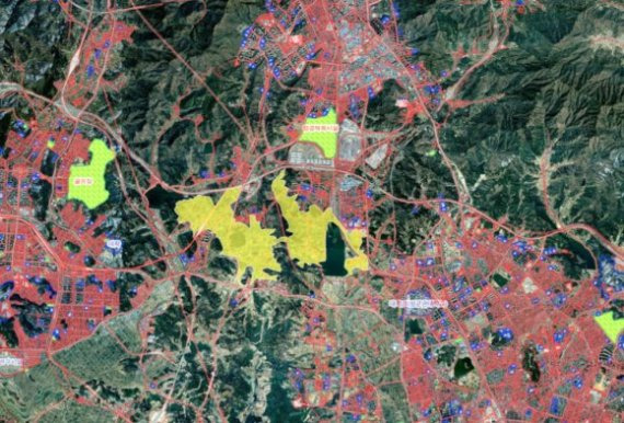 토지보상 및 부동산개발정보 플랫폼 '지존'의 지리정보시스템으로 본 '의왕·군포·안산 공공주택지구(노란색)'.