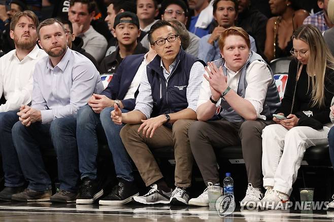 조 차이 브루클린 네츠 구단주(가운데) [AFP=연합뉴스]