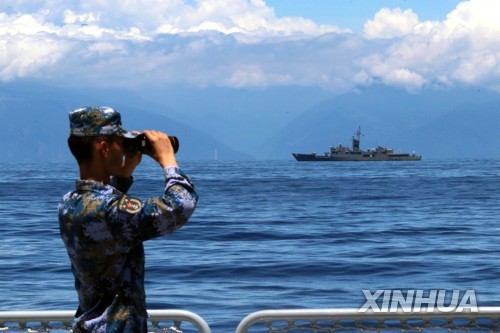 대만 해안선 근처까지 접근한 중국 군함 [신화=연합뉴스]