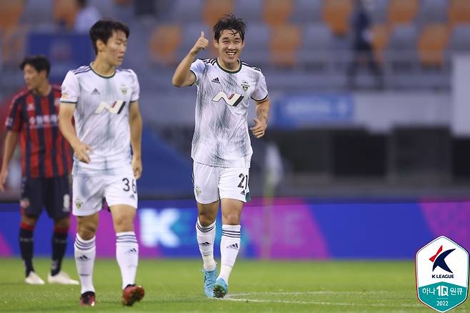 수원FC와 경기에서 득점을 터뜨린 전북 현대 공격수 송민규. [사진 프로축구연맹]