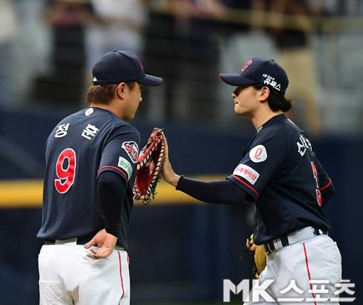 신용수와 정훈이 홈런포를 터뜨린 롯데 자이언츠가 키움 히어로즈를 3연패 수렁으로 밀었다. 사진(고척 서울)=김재현 기자