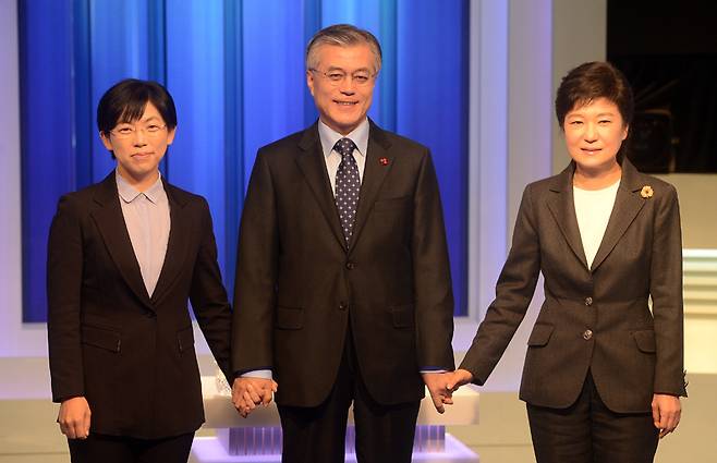 ▲ 2012년 12월4일 새누리당 박근혜, 민주통합당 문재인, 통합진보당 이정희 후보가 대선후보 초청 1차 TV 토론에 참석했다. ⓒ 연합뉴스