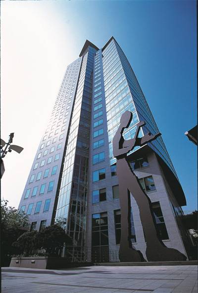 흥국생명은 이번 폭우로 피해를 입은 고객들을 위한 다양한 지원책을 발표했다. 사진은 흥국생명 본사 전경. [사진 제공 = 흥국생명]