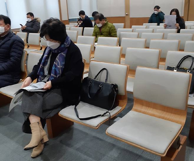 주택시장 침체 영향으로 한산한 경매법정 모습 [사진 출처 = 지지옥션]