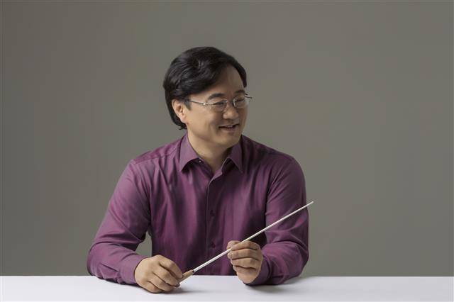 윤의중 국립합창단장 겸 예술감독