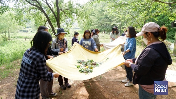 고양시육아종합지원센터 관내 보육교사 대상 숲체험 교육 진행. ⓒ고양시육아종합지원센터
