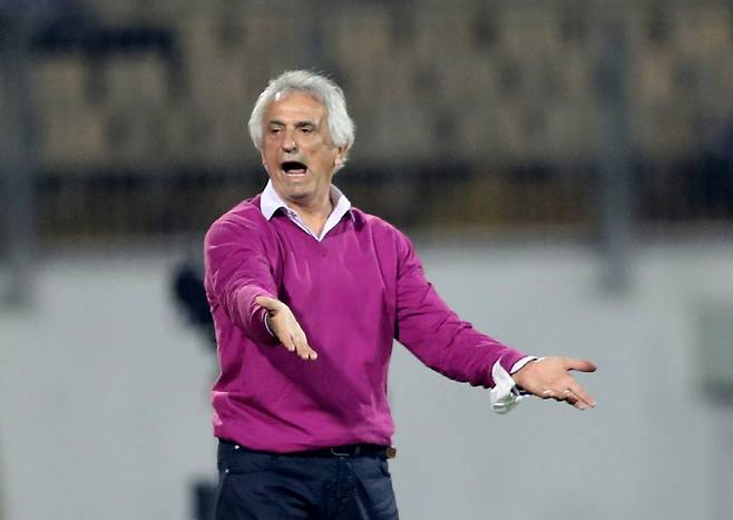 FILE PHOTO: Morocco coach Vahid Halilhodzic reacts at the Africa Cup of Nations, Morocco v Malawi game at the Ahmadou Ahidjo Stadium, Yaounde, Cameroon, Jan. 25, 2022 REUTERS/Mohamed Abd El Ghany/File Photo