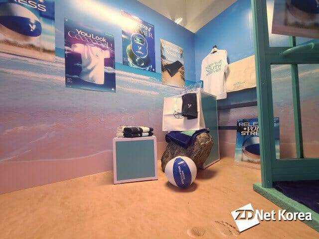 KT 와이와 나이스웨더가 만든 콜라보 굿즈. (사진=강준혁기자)