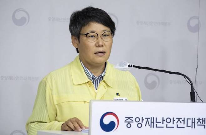 박향 중앙사고수습본부(중수본) 방역총괄반장이 12일 정례브리핑에서 발언하고 있다. 보건복지부