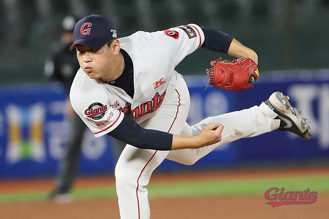 ▲ 롯데 자이언츠 투수 김도규가 3일 연속 세이브로 팀의 시리즈 스윕에 힘을 보탰다. ⓒ롯데 자이언츠