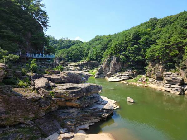 화강암 기암괴석