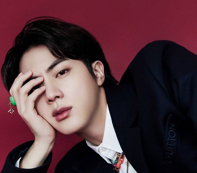 방탄소년단 진, K팝 솔로 최초·최장 샤잠 글로벌 주간 톱10 7주 1위..'글로벌 샤잠킹'