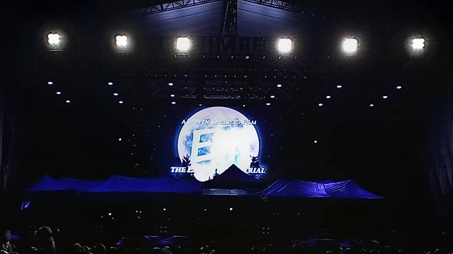 한 시간 만에 중단된 'E.T.' 필름콘서트