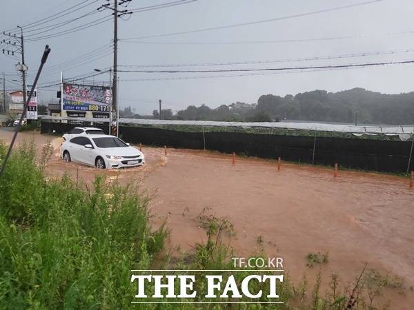 기상청은 15일 늦은 오후부터 수도권 등 중부지방에 비가 내리기 시작해 16일 남부지방 등 전국 곳곳으로 확대될 것으로 예상된다고 밝혔다. /더팩트 DB