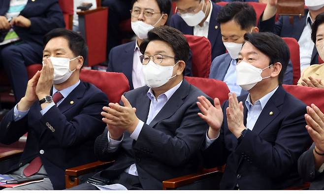 국민의힘 차기 당권 주자. 왼쪽부터 김기현 의원, 권성동 당대표 직무대행 겸 원내대표, 안철수 의원. /뉴스1