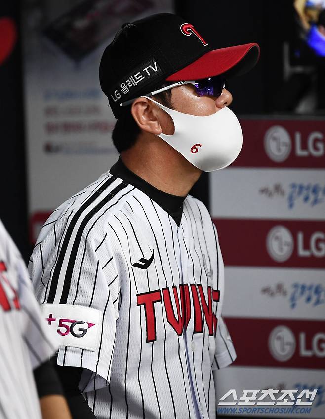 2022 KBO리그 LG 트윈스와 삼성 라이온즈의 경기가 16일 잠실구장에서 열렸다. LG 류지현 감독. 잠실=박재만 기자 pjm@sportschosun.com/2022.08.16/