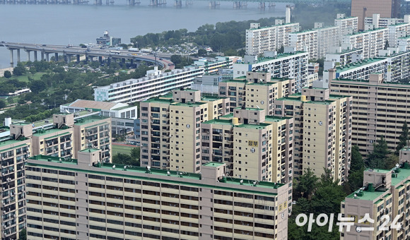 서울 여의도 아파트 단지 전경. [사진=김성진 기자]