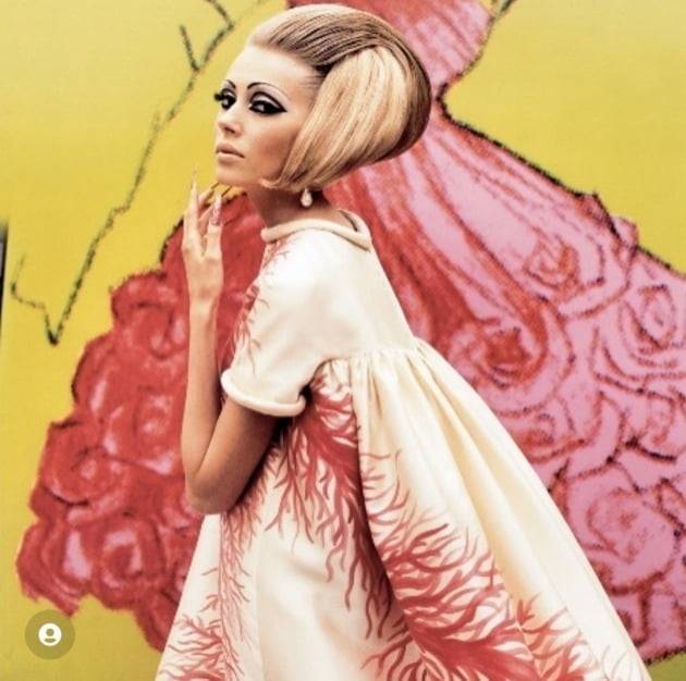 1968년에 발표한 발렌티노 드레스 
사진출처 : instagram realmrvalentino