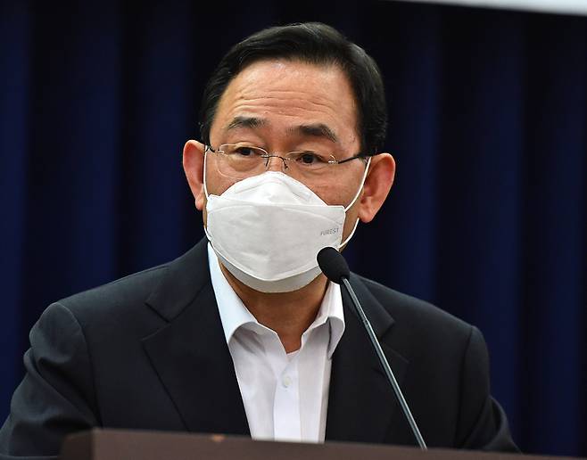 주호영 국민의힘 비상대책위원장이 12일 서울 여의도 국회 의원회관에서 열린 ‘대한민국 식량주권 쌀값 대책마련 정책토론회’에서 축사를 하고 있다. 국회사진기자단