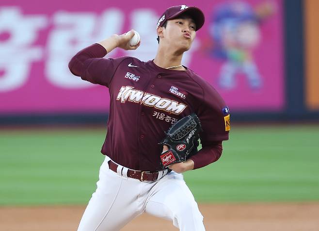 역투하는 안우진. 연합뉴스