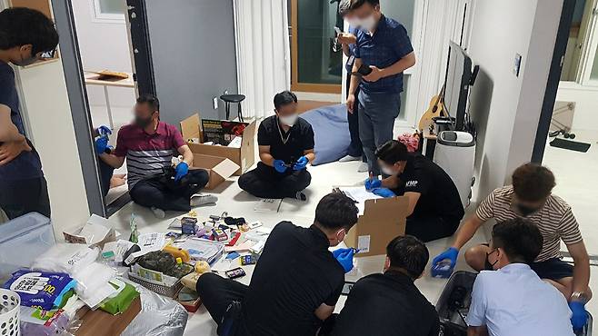 유가족은 유품 하나하나 목록을 작성한 뒤에야 관사에서 강 하사의 유품을 가져올 수 있었다. ⓒ유가족 제공