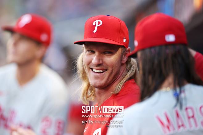 ▲필라델피아 필리스 노아 신더가드.