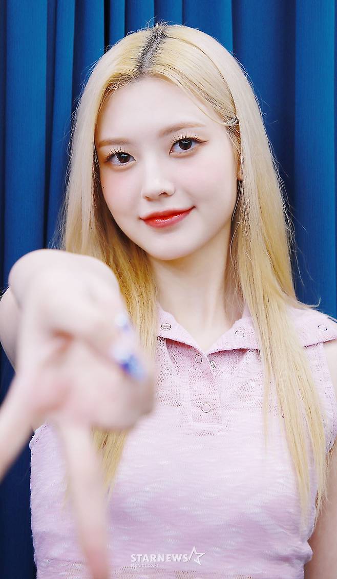 아이리스(IRRIS) 니나, '완벽 인싸 브이' [★포토]