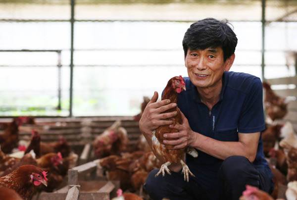 김태현 대표는 “풀을 먹이지 않고 흙의 중요성을 도외시하는 일이 우리 축산의 큰 폐해”라고 지적했다. / 주미영 작가