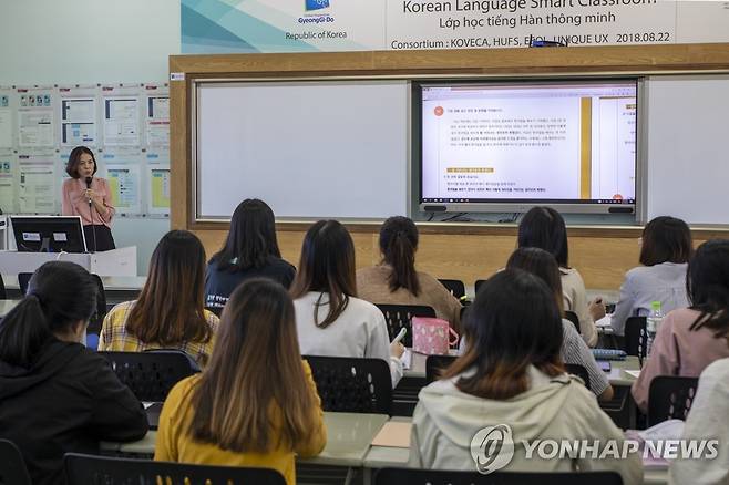 베트남 한국어 확산 베트남 현지에서 촬영한 한국어를 배우는 베트남 학생들 모습. [촬영 이재영]