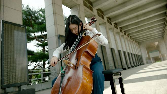 문화체육관광부가 17일 윤석열 대통령 취임 100일을 맞아 용산 시대의 새로운 시작을 알리는 ‘새 시작, 새 울림’ 영상 제작해 공개했다. 사진은 ‘새 시작, 새 울림’ 영상 주요 장면(사진=문체부).