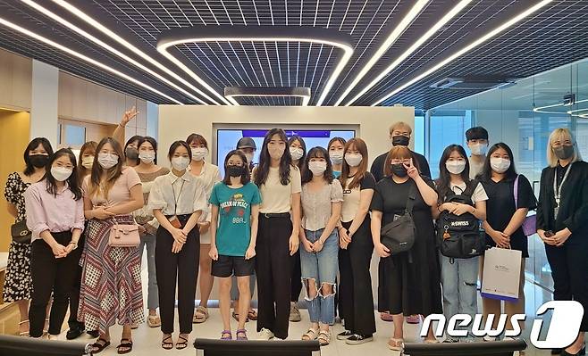 펫닥은 14일 서울 서초구 펫닥 본사에서 동물병원 근로자들을 대상으로 '여름철 피부환자 관리' 주제의 교육을 진행했다.(펫닥 제공)