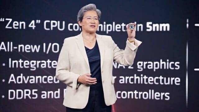 라이젠 7000 프로세서 시제품을 공개하는 리사수 AMD CEO. (사진=AMD)
