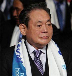 이건희 회장이 2011년 남아프리카공화국 더반 IOC총회에서 평창이 2018년 동계올림픽 개최지로 선정되자 감격해 하고 있다.[사진=아시아경제 DB]