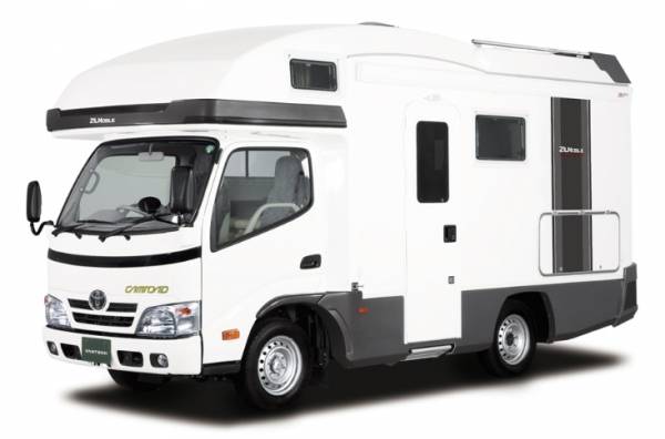 소형 트럭 급의 차량에 전용의 거실을 설치한 캠핑카 클래스 C (일본에서는 캡 컨버전, 캡 오버 타입, 또는 캡컨으로 불림)