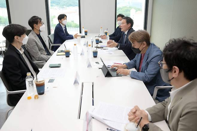 연중기획 디지털 융합 K-콘텐츠의 힘 결산좌담회가 서울 서초구 전자신문사 회의실에서 진행되고 있다. ⓒ김민수기자
