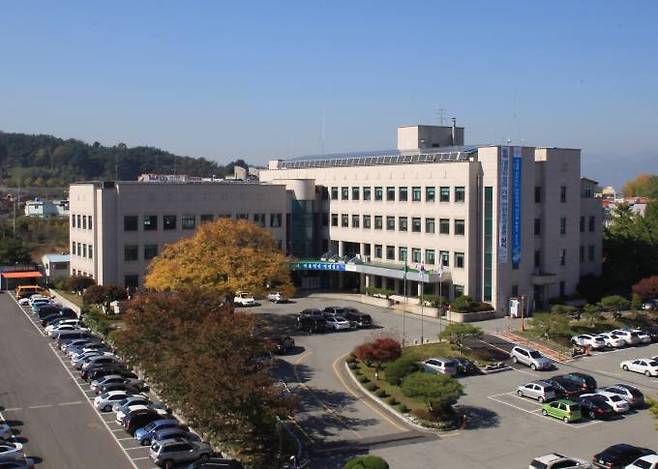 청도군청사 전경. (청도군 제공) 2022.08.17