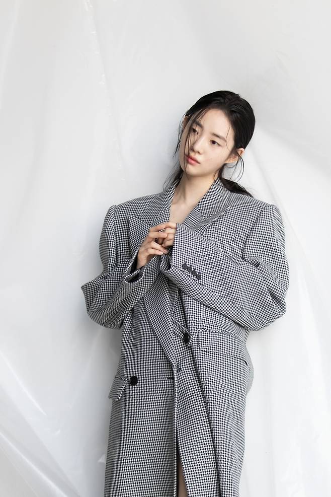 배우 신시아. 앤드마크